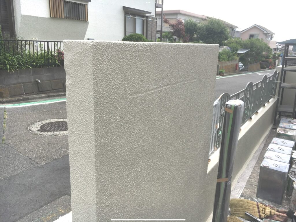 家より汚れやすいので塀をキレイにしたくなるのも人情