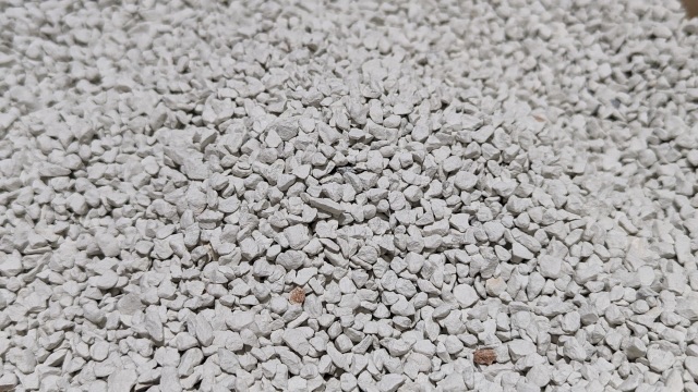 横須賀　山本　塗装　外壁　屋根　シロアリ　床下　調湿　活性炭　ゼオライト　必要　湿気　対策