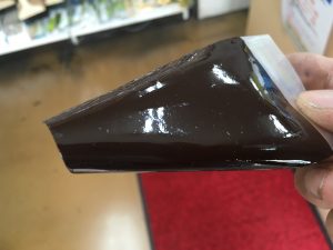 塗料をビニールに塗ったら縮んだ