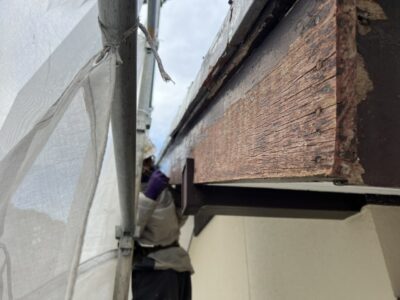 横須賀市 山本 塗装 業者 リフォーム 外壁 屋根　吸い込む　剥がれる　木